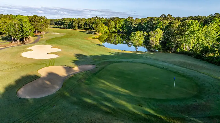 Meadowlands Golf Club golf course