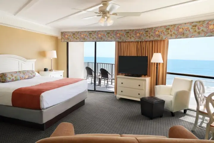 The Oceanfront Litchfield Inn