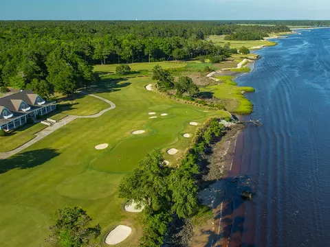 Golfmasters Picks package aerial of Glen Dornoch beside the Intracoastal Waterway
