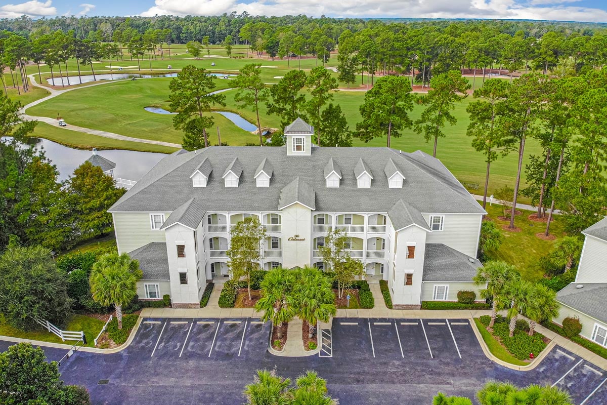 Grande Villas at World Tour lodging for Myrtle Beach golf package savings